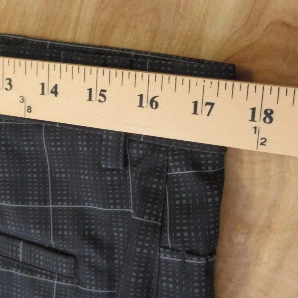 PGA TOUR Golf Performance Stretch Bermuda Shorts Men's Size 36 (35)‎ Black Plaid